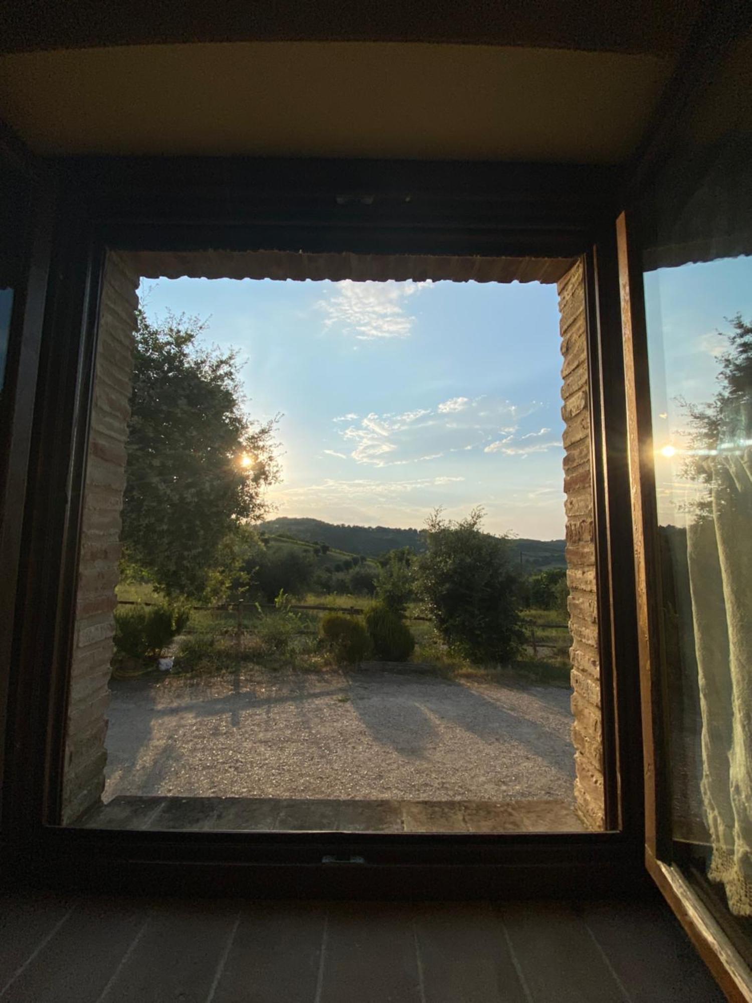 Agriturismo Sant'Angelo Holiday Farm Gualdo Cattaneo Luaran gambar